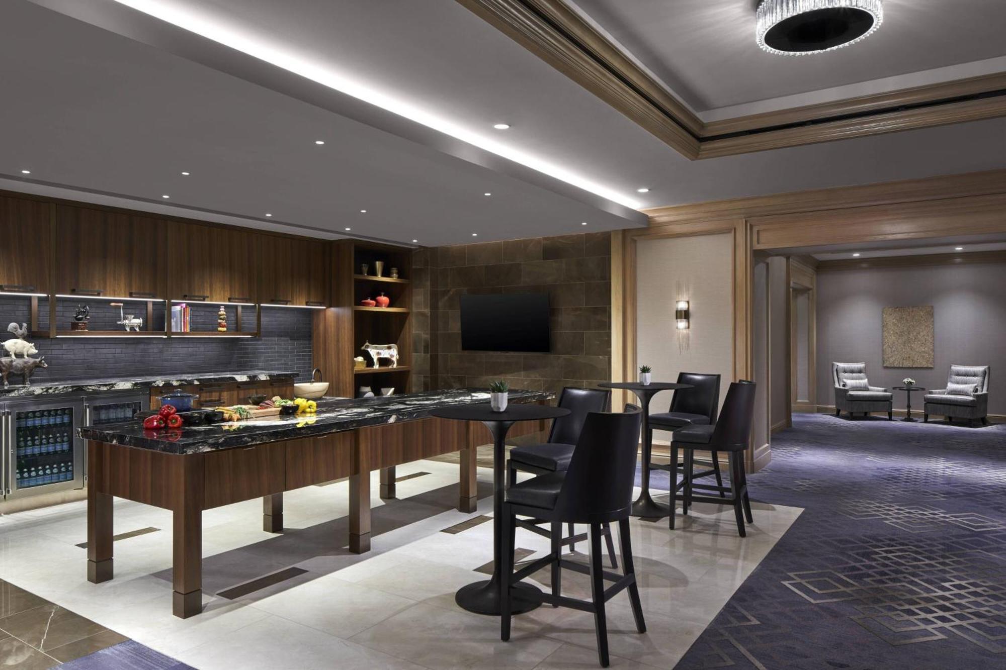 Отель The Ritz-Carlton, Кливленд Экстерьер фото