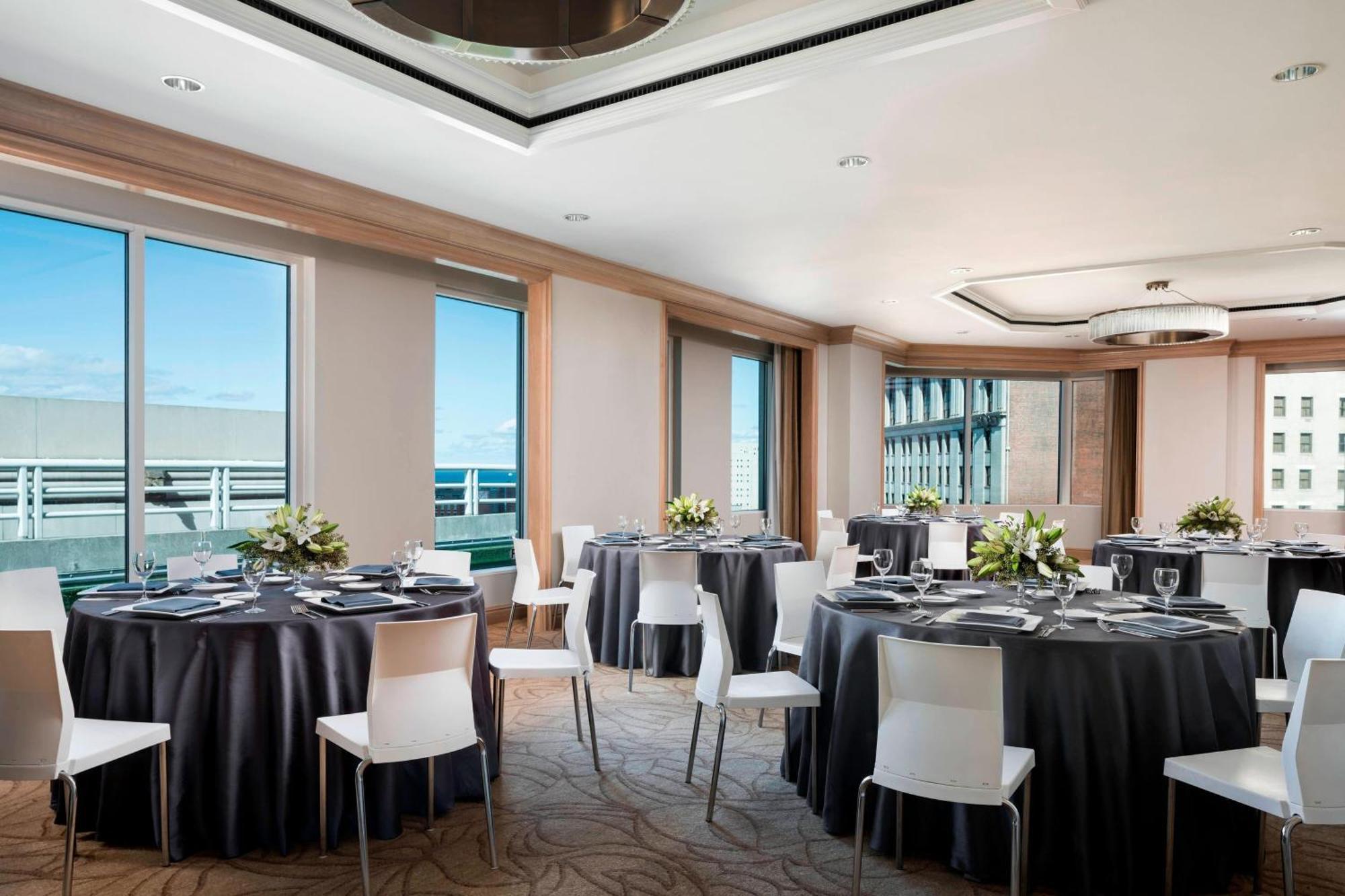 Отель The Ritz-Carlton, Кливленд Экстерьер фото