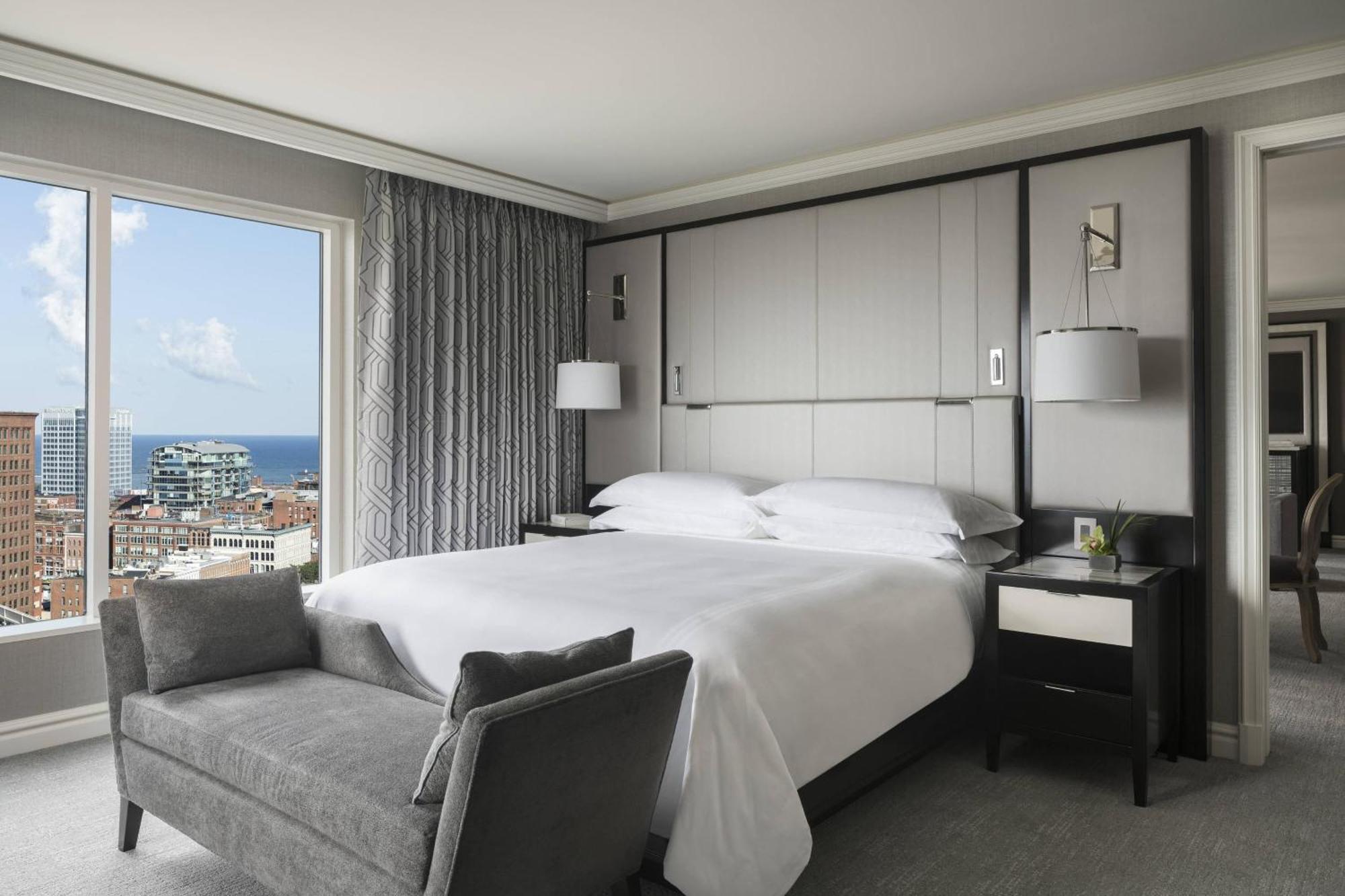 Отель The Ritz-Carlton, Кливленд Экстерьер фото